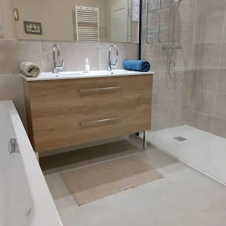 Apartament En Centre Ville, Avec Parking