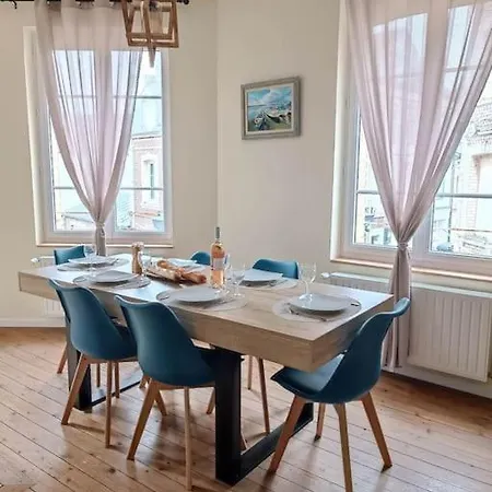 En Centre Ville, Avec Parking Διαμέρισμα Ετρετά